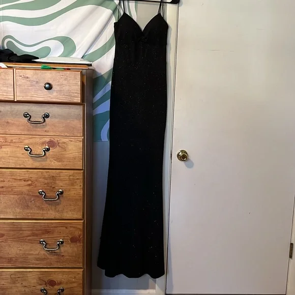 Floor Length Prom dress - Picture 2 of 9